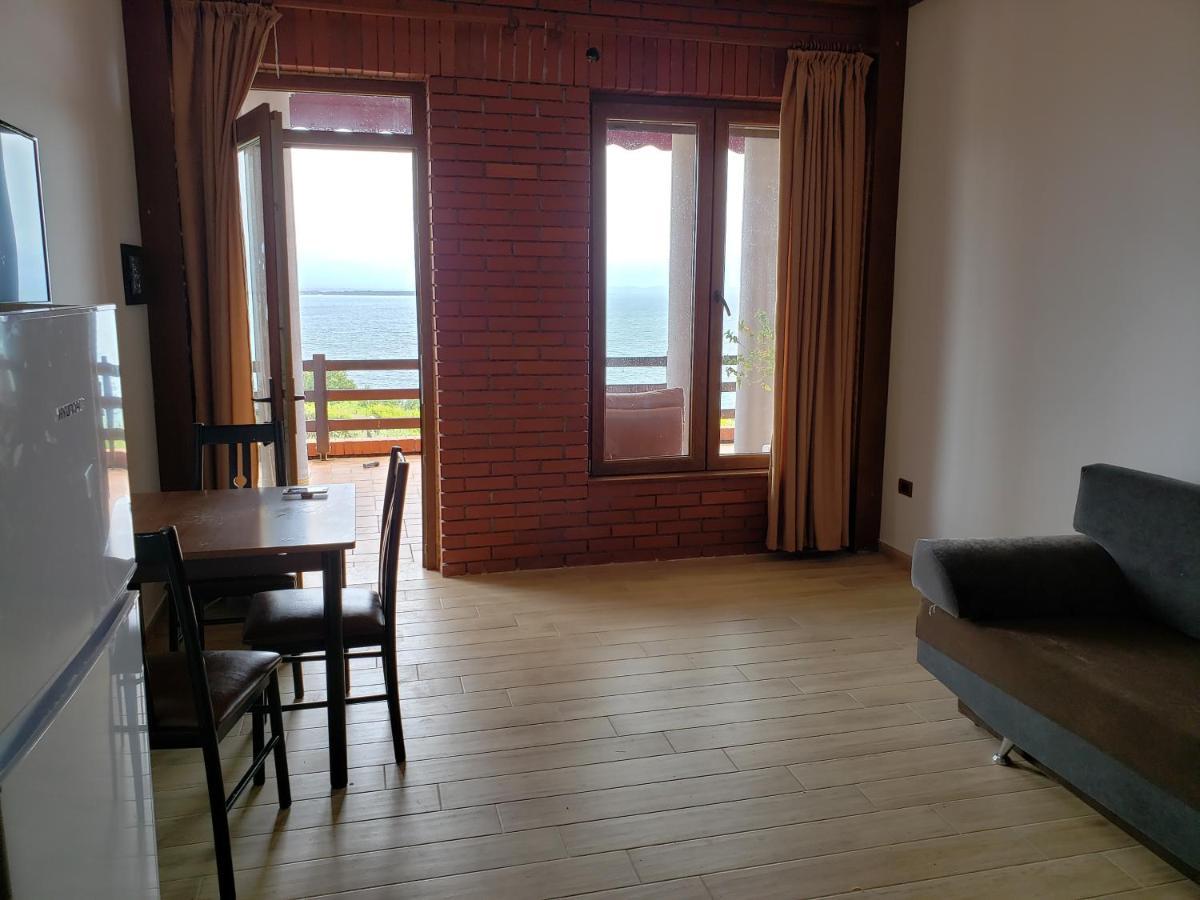 Hotel Brifs Shengjin Exterior photo